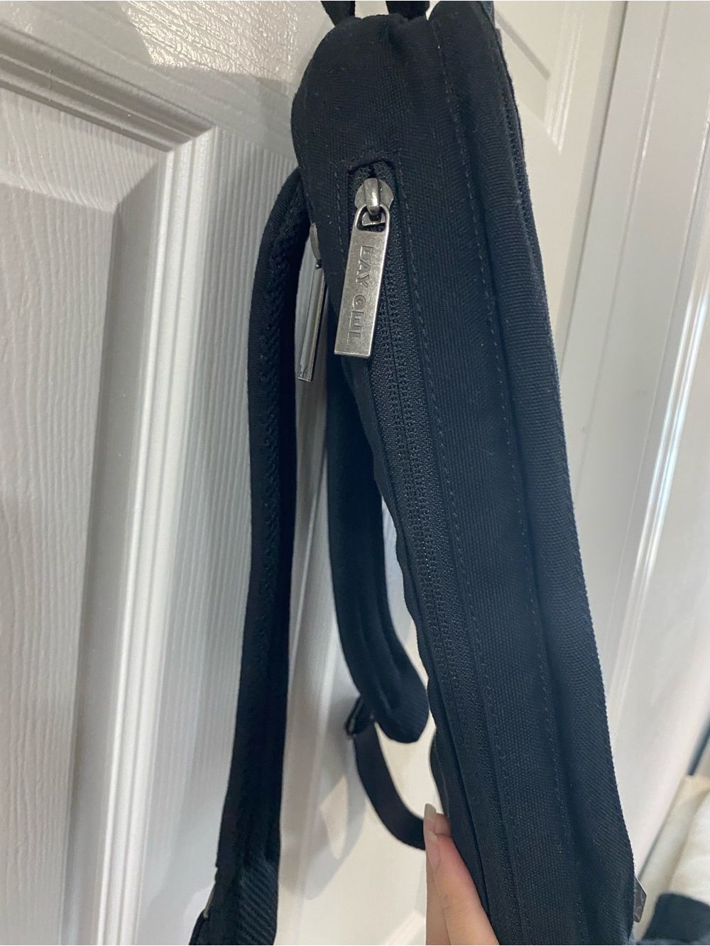 DAY OWL NWOT Slim Pro Backpack Black w/ light beige interior - Picture 5 of 8